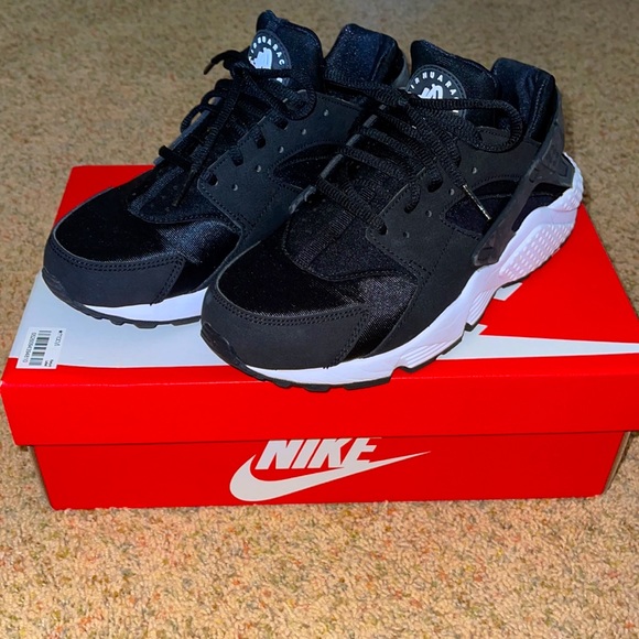 Nike Air Hurache Run - Picture 2 of 7